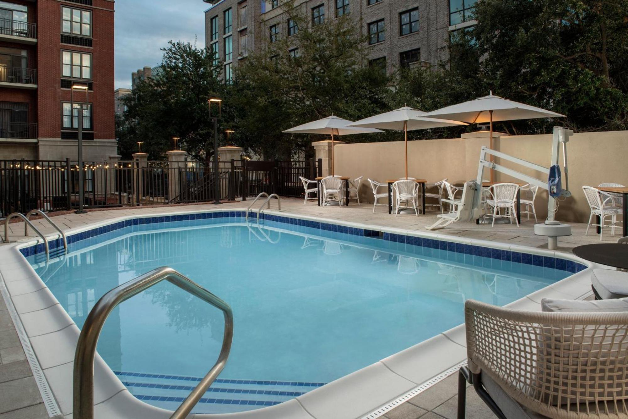 Courtyard By Marriott Savannah Downtown - Historic District Exterior foto